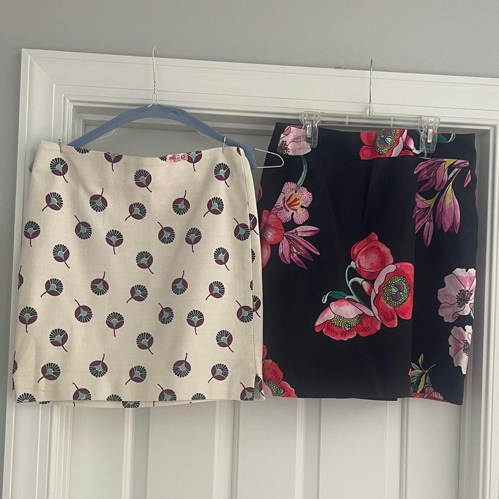 Ann Taylor Floral Mini Skirt Set - Cream and Black Size 4